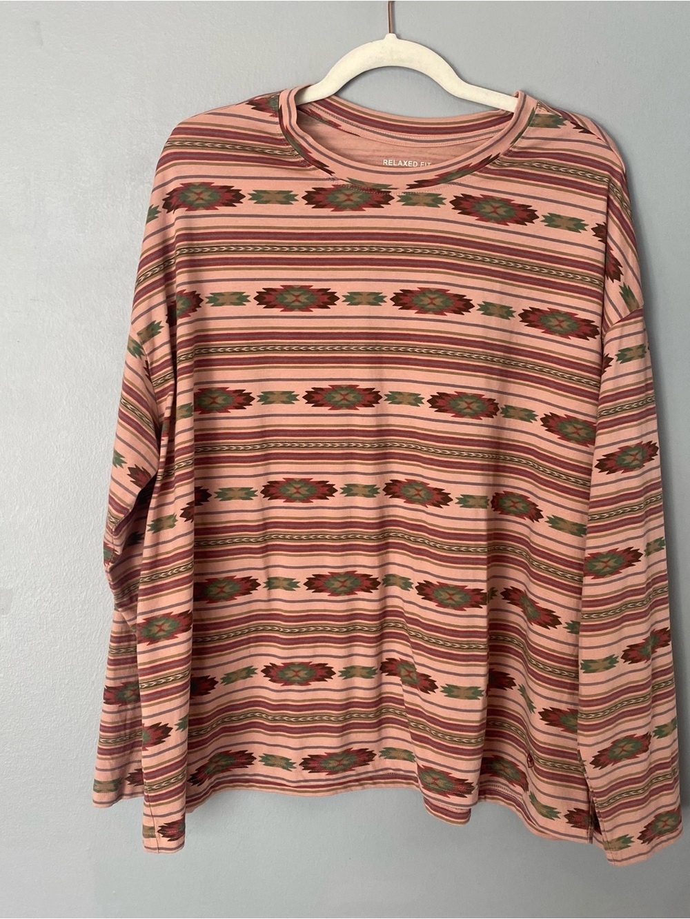 Ariat Women’s Relaxed Pink Aztec-Pattern Long Sleeve Tee SZ XXL